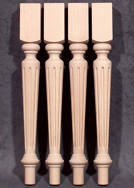 Gambe di legno per tavolo di aspetto semplice con fresature decorative longitudinali, TL28