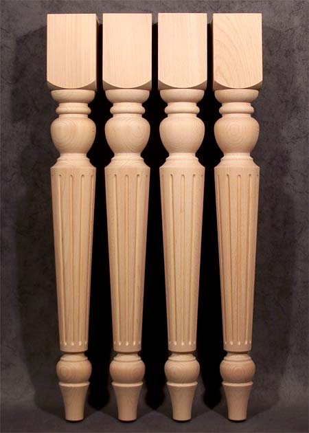 Gambe di legno per tavolo eleganti con parte inferiore a cono e fitte decorazioni fresate, TL20