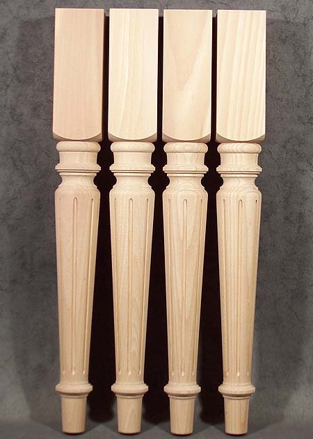 Gambe per tavoli in legno di piccola altezza, con parte centrale fittamente fresata, TL48