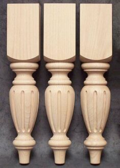 Gambe per tavolo legno di bellissima forma curvata, faggio trattato al vapore, TL76