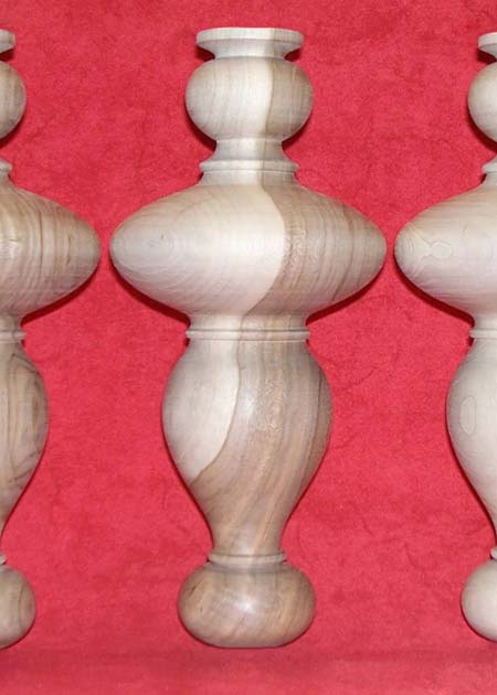 Piedi per mobili legno con caratteristico motivo tornito, base stretta, GM04