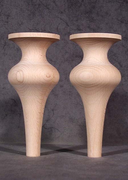 Snelli piedi per mobili in legno con bellissimi archi torniti, GM35