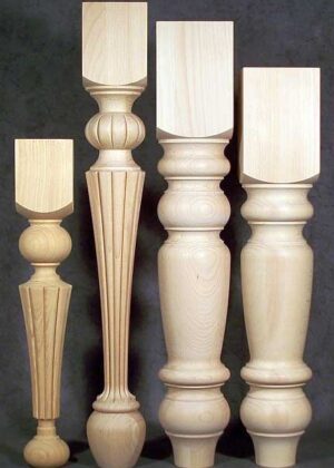 Aggraziate e robuste gambe per tavoli tornite in più specie di legno, TL037