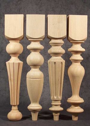 Gambe per tavoli in legno con altezza da tavolino, tornite e con fresature decorative, TL040