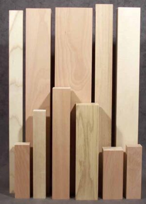Gambe per tavoli in legno squadrate di varie altezze, con diverse sezioni, TL047