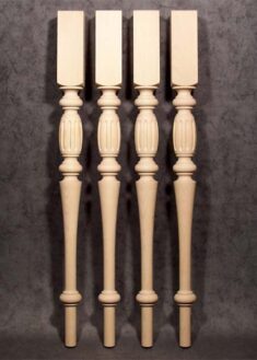 Gambe in legno per tavoli con corta decorazione fresata, TL70